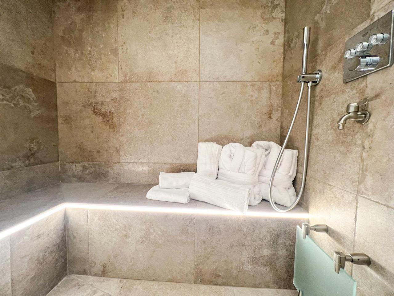 Ferienwohnung Le Switch Souplex Avec Hammam Privatif Lille Exterior foto